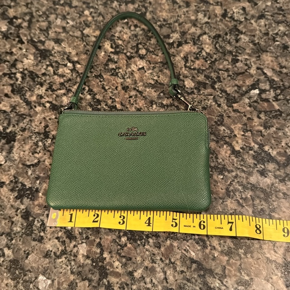 Coach green leather wristlet with gun metal hardware EUC - Picture 10 of 11